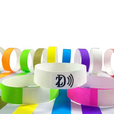 Custom Printing Logo Wasserdichtes Papier RFID Armband Warmstempel Einweg Tyvek Armbänder Party Tickets Armbänder ID Band